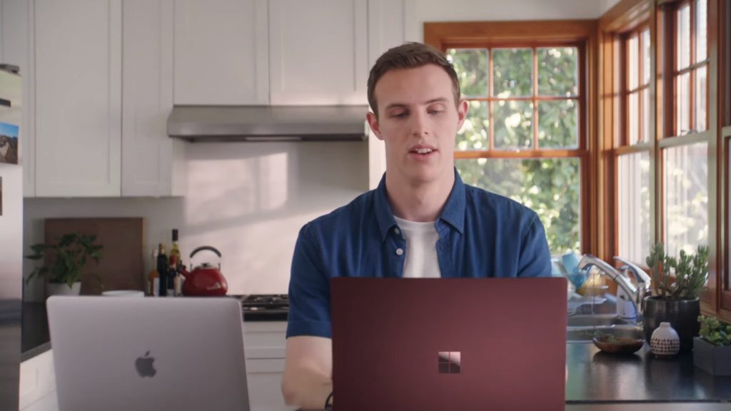 Microsoft Mac Book ad Surface Laptop